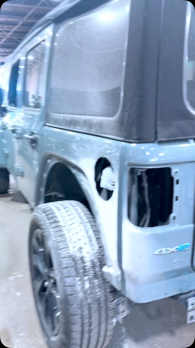 🚙 Jeep Wrangler in for expert rear-end collision repair! Restoring body damage with precision and quality craftsmanship. 🔧✨  📍 836 E 9 Mile Rd, Ferndale, MI
📞 (248) 545-4600
🌐 TheCollisionRepairShop.com  #JeepWrangler #JeepRepair #CollisionRepair #FerndaleMI #AutoBodyRepair